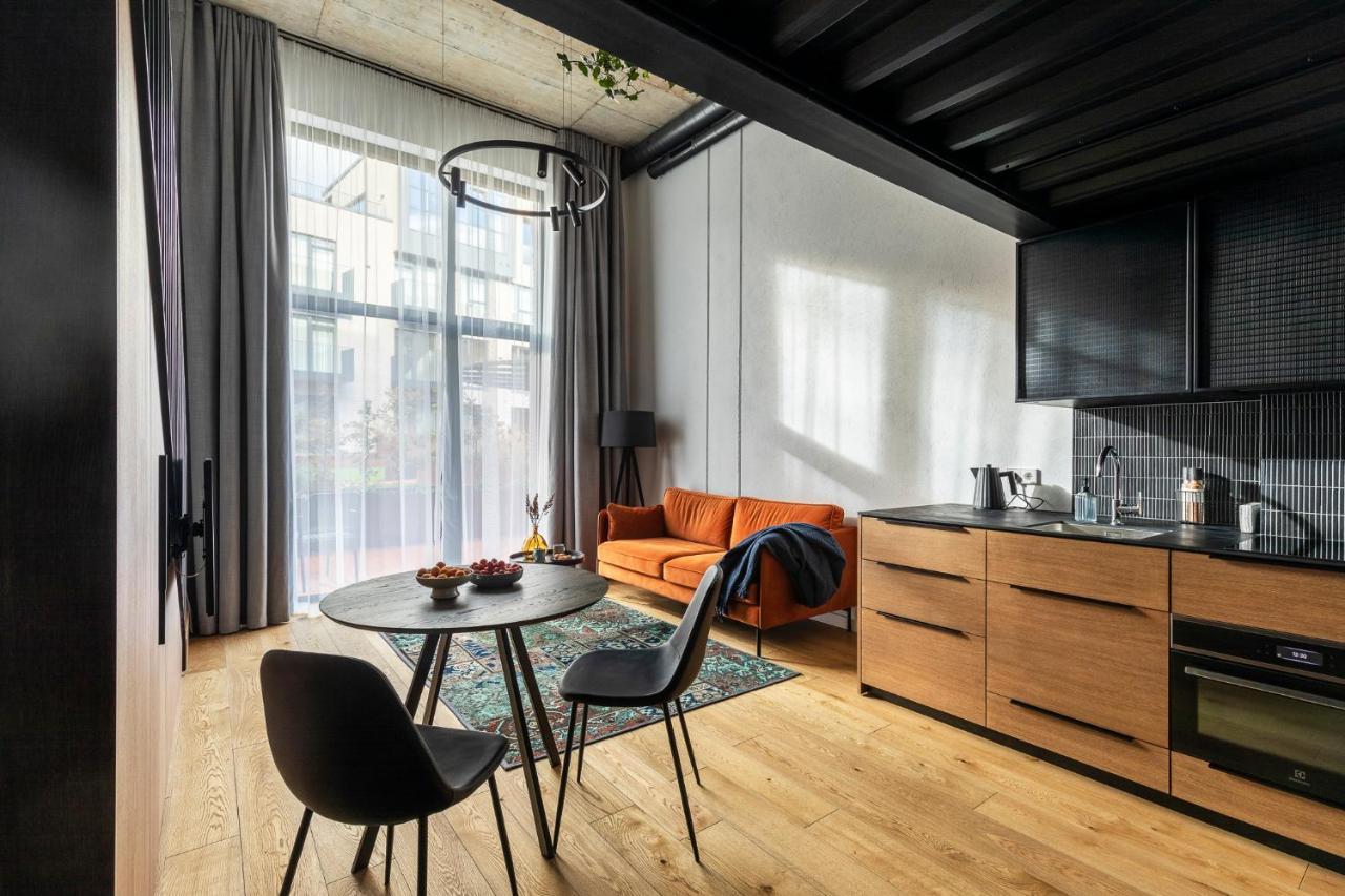 ヴィリニュスStylish Loft With Terrace Paupys, Old Townアパートメント エクステリア 写真